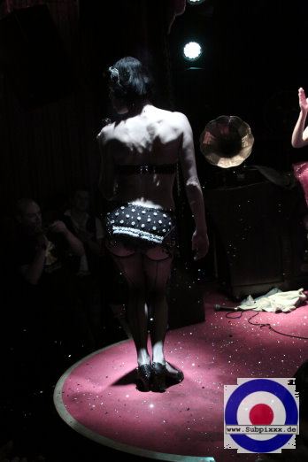 Miss Mama Ulita (D) Ballroom Goes Burlesque - Noels Ballroom Leipzig 17. September 2011 (19).JPG